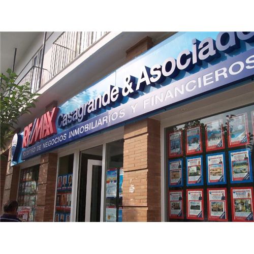 RE/MAX Casagrande & Asociados - Bighouse S.l.